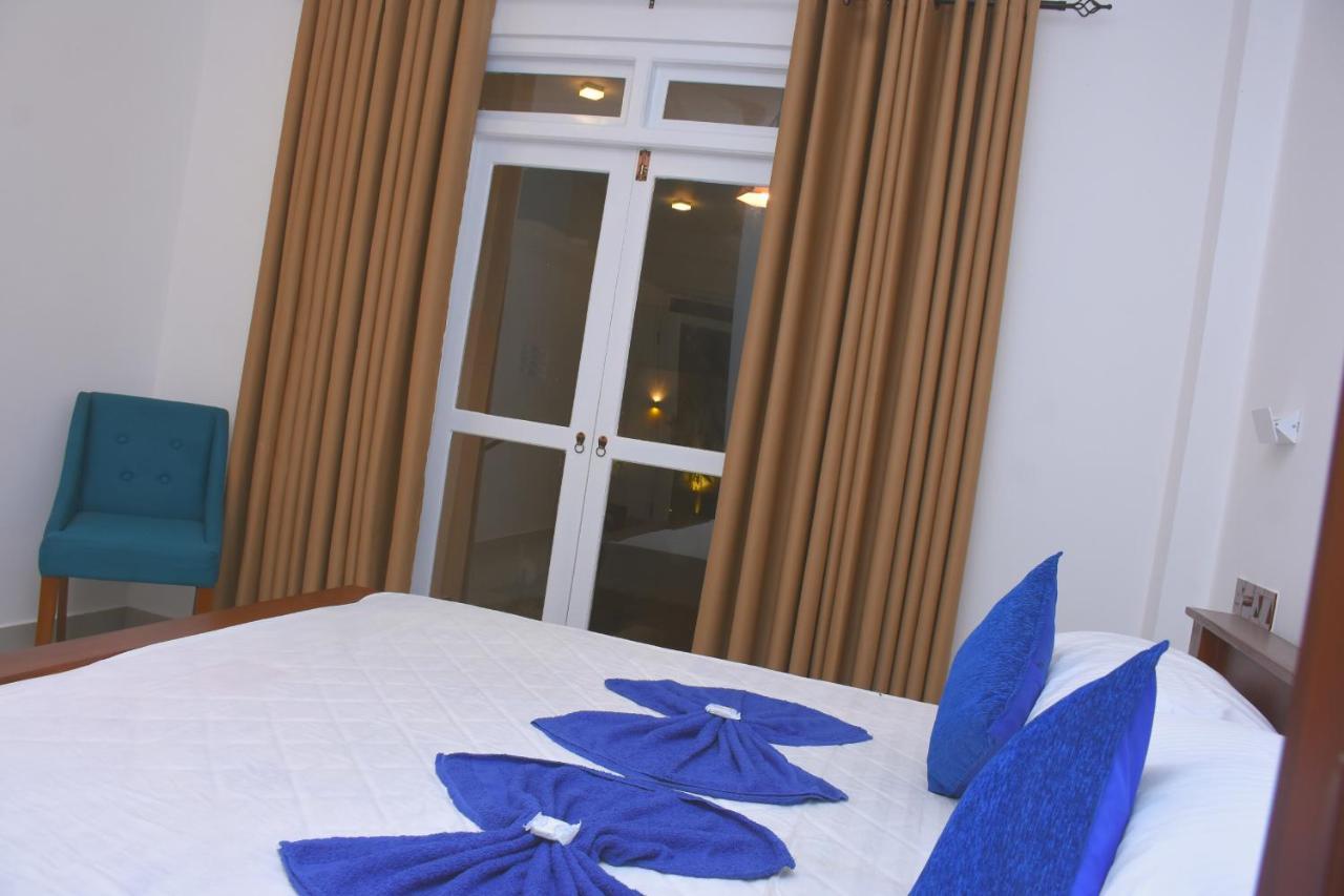 The Bamboo Tree Transit Hotel Katunayaka Kültér fotó
