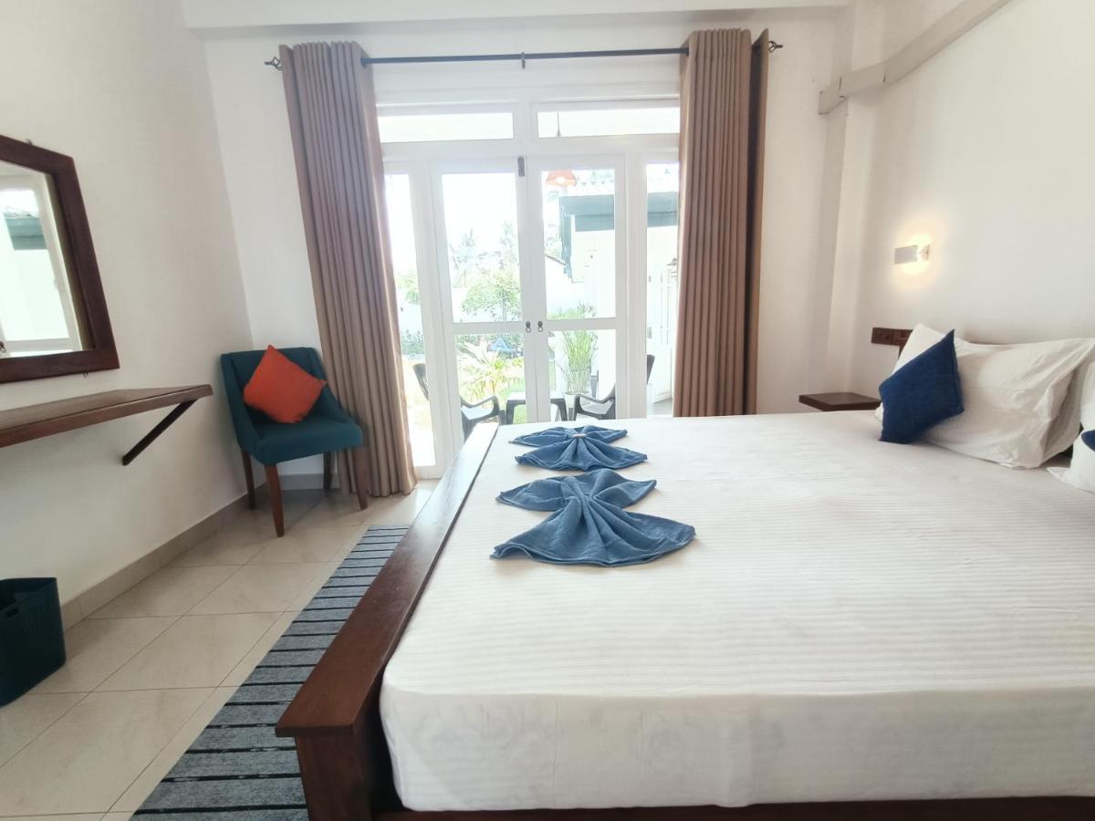 The Bamboo Tree Transit Hotel Katunayaka Kültér fotó