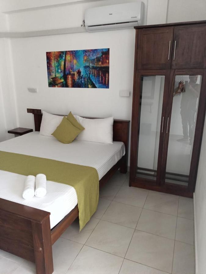The Bamboo Tree Transit Hotel Katunayaka Kültér fotó
